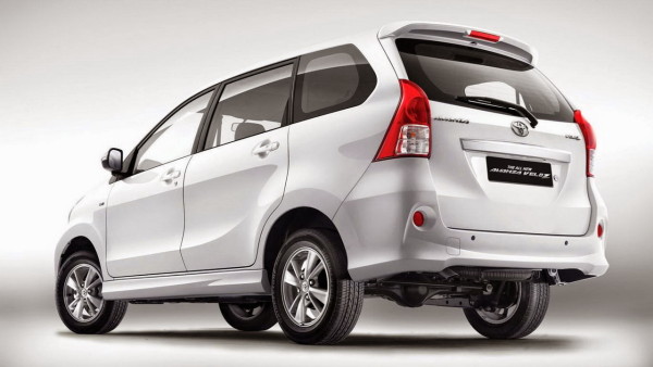 Toyota avanza фото